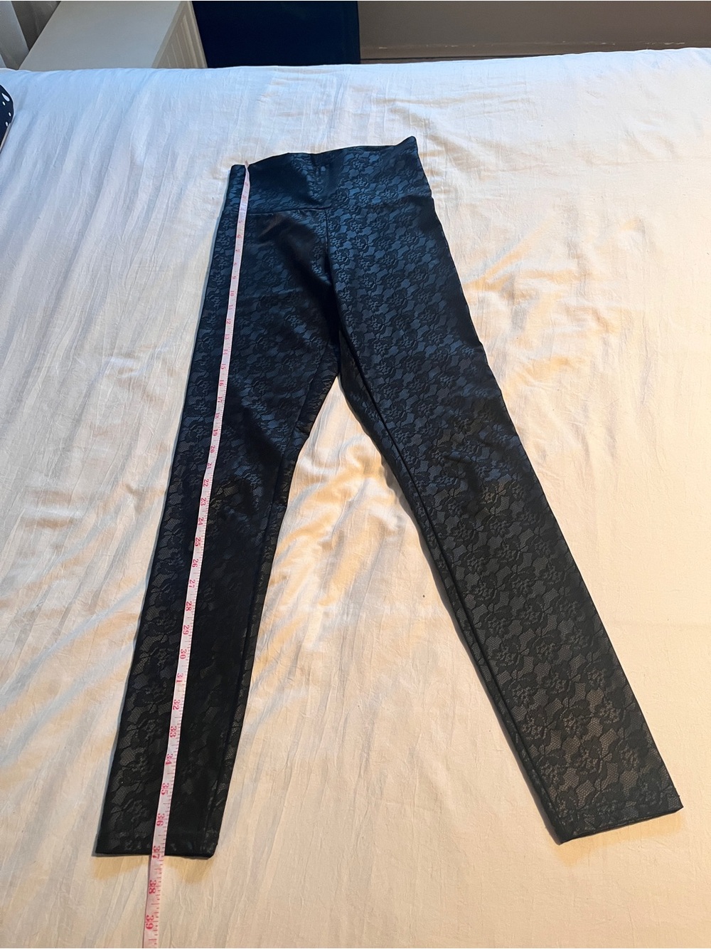 Suzy Shier Black Floral Lace Leggings